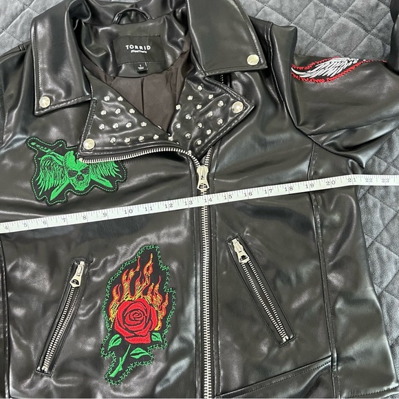 Torrid Faux Leather Jacket Women’s 1X Embroidered Moto Studded Goth Black - Picture 9 of 10